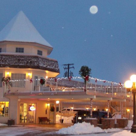 Model A Inn Кранбрук Екстериор снимка