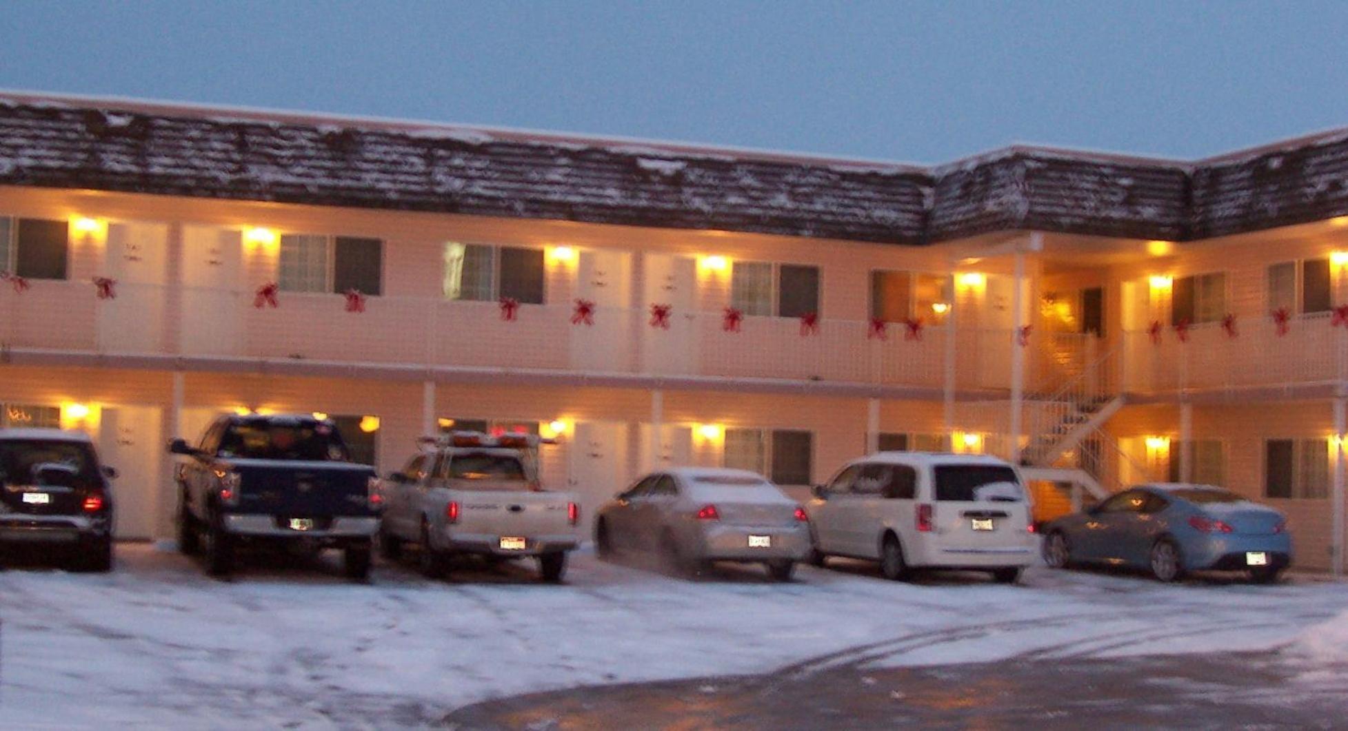 Model A Inn Кранбрук Екстериор снимка