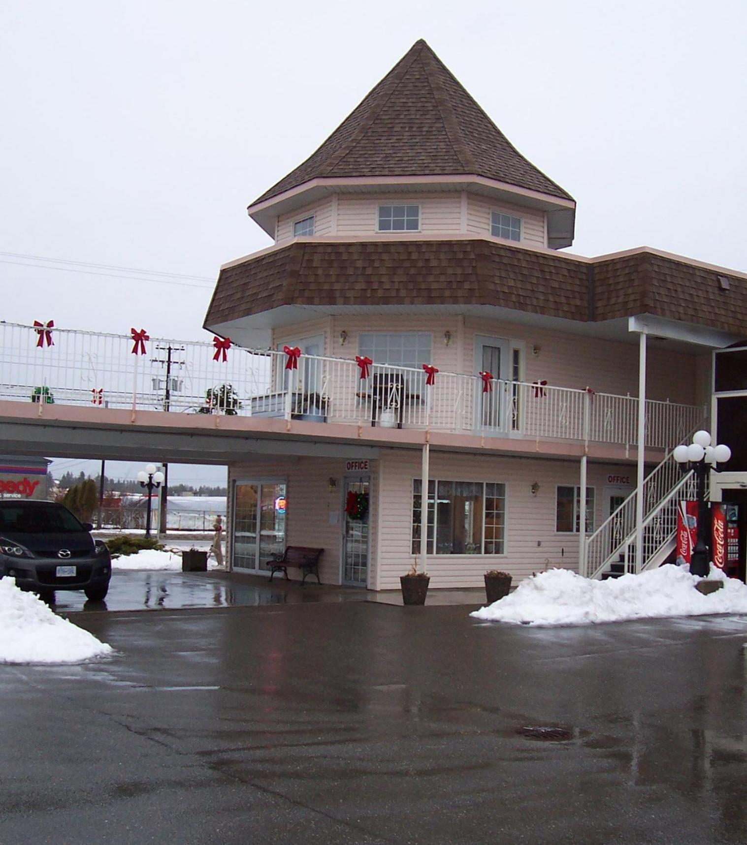Model A Inn Кранбрук Екстериор снимка
